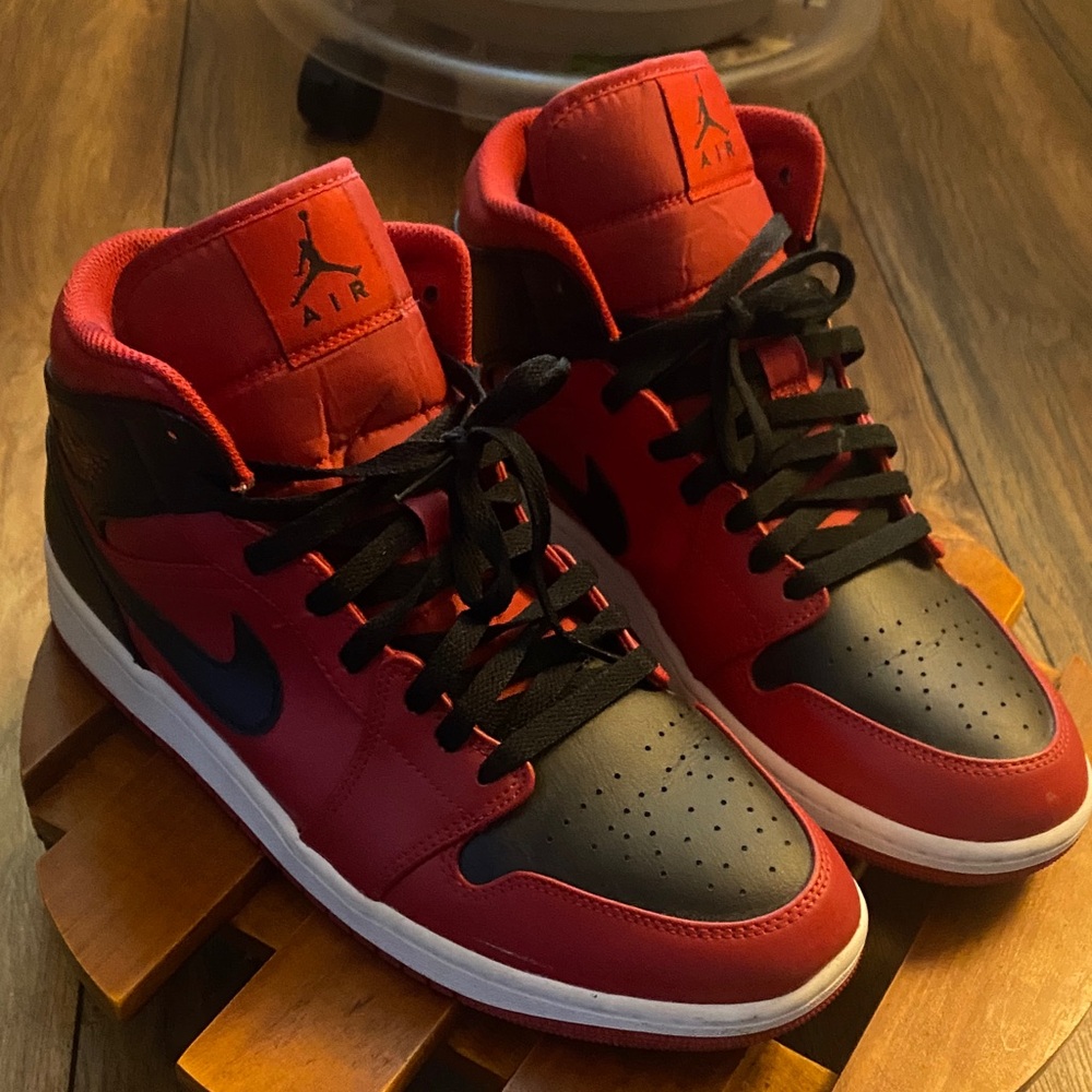 Jordan 1 Men's "Reverse Bred" - Picture 8 of 8